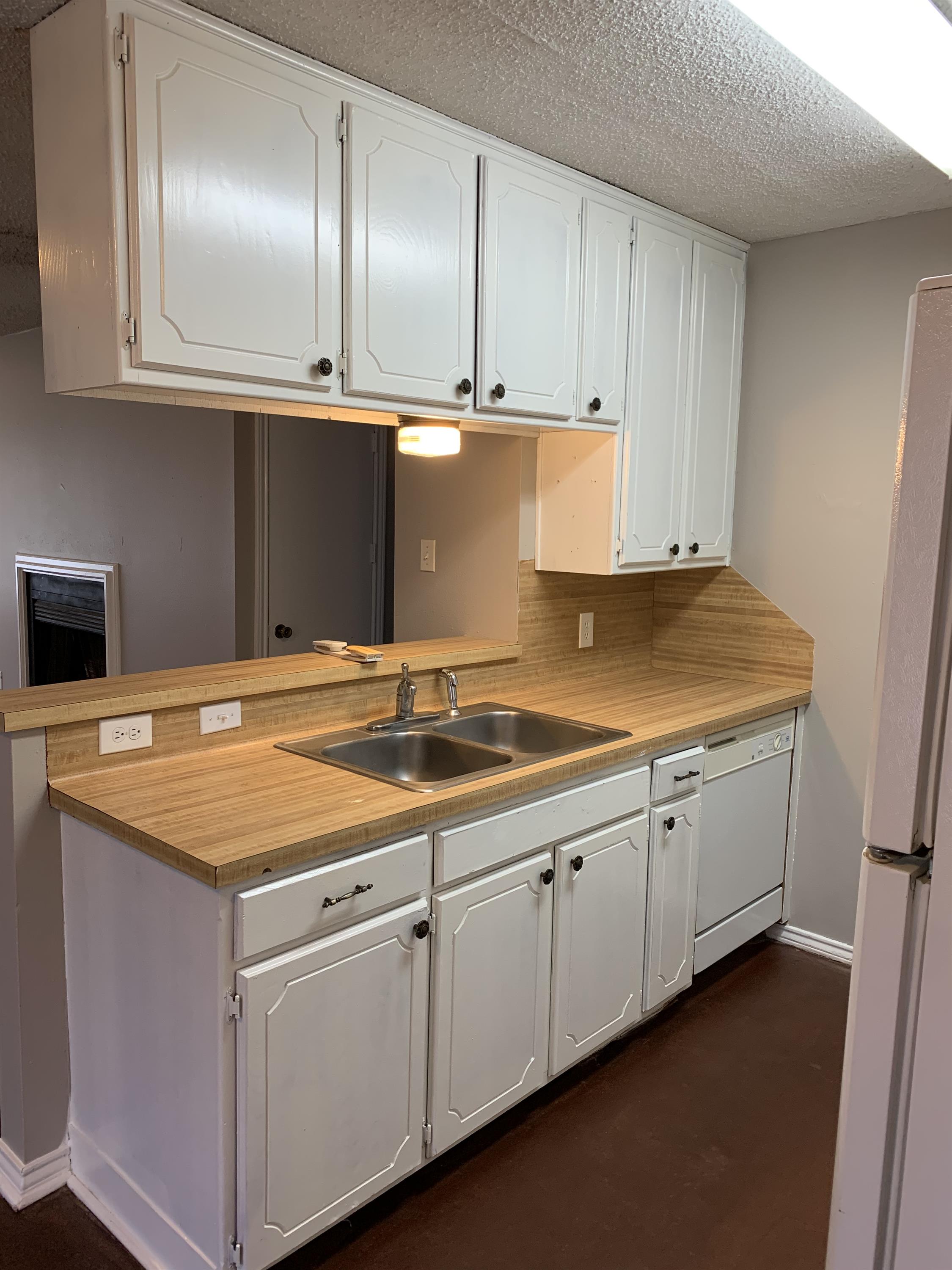 3753 Oak Hill
