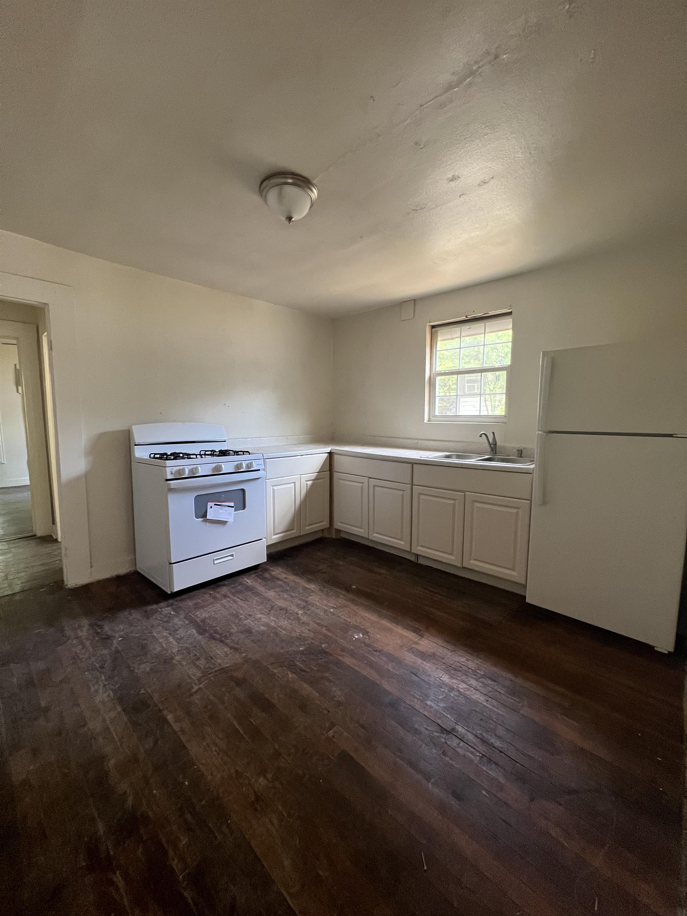 208 N Ross
